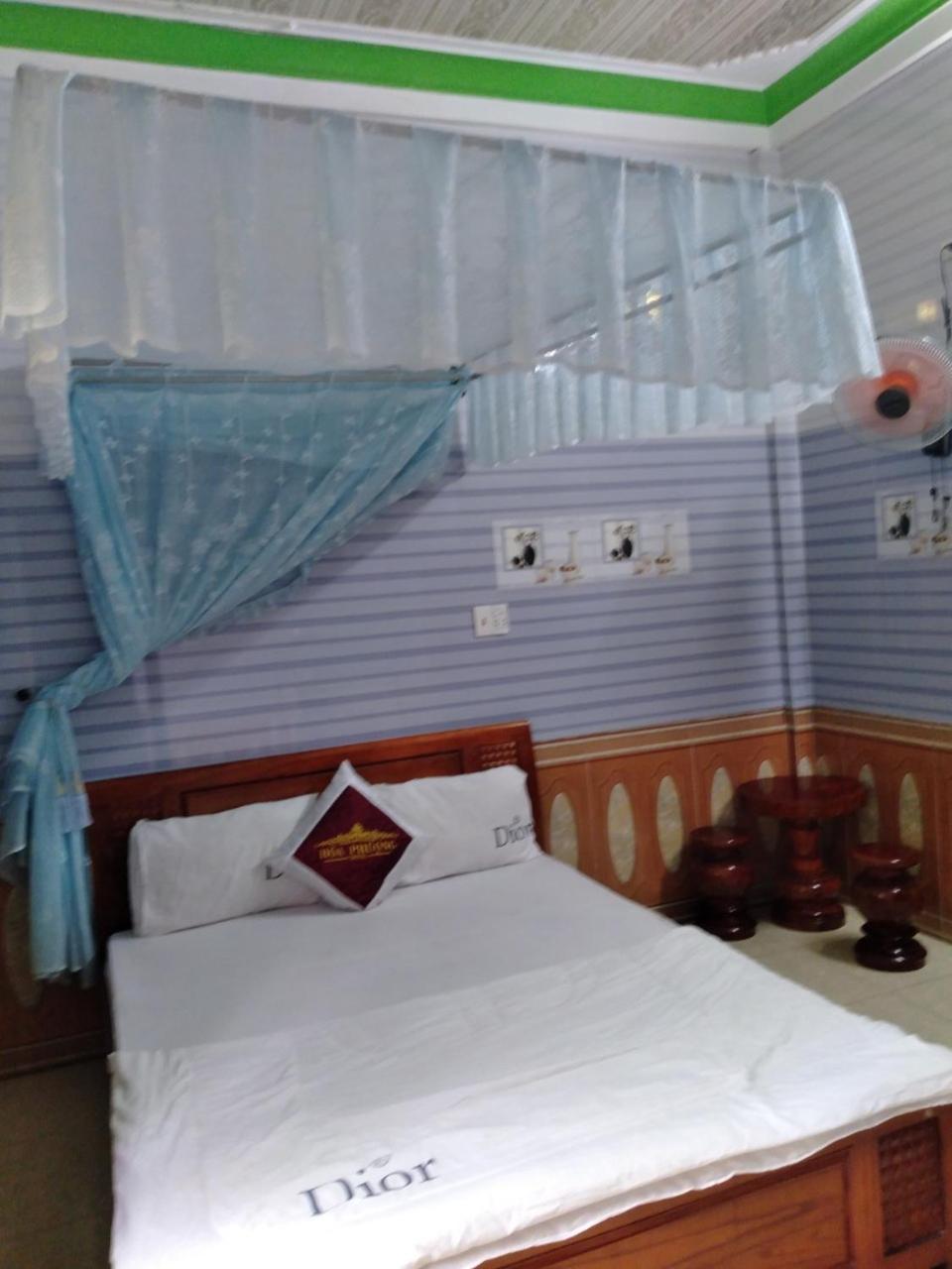 Hoa Phuong Guesthouse Dong Ha Exterior photo